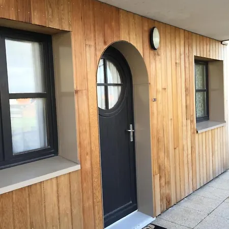 - Opaalkust Met Frontaal Zeezicht * ويميرو