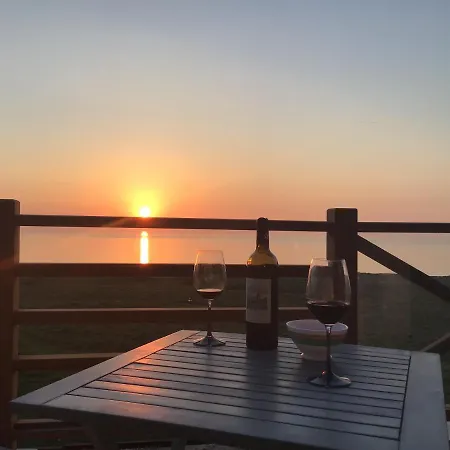 - Opaalkust Met Frontaal Zeezicht * ويميرو