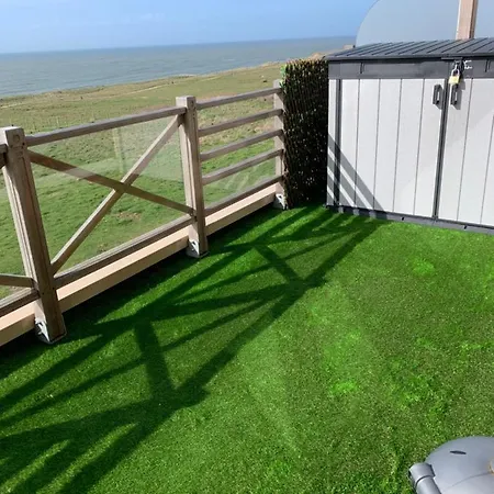 - Opaalkust Met Frontaal Zeezicht